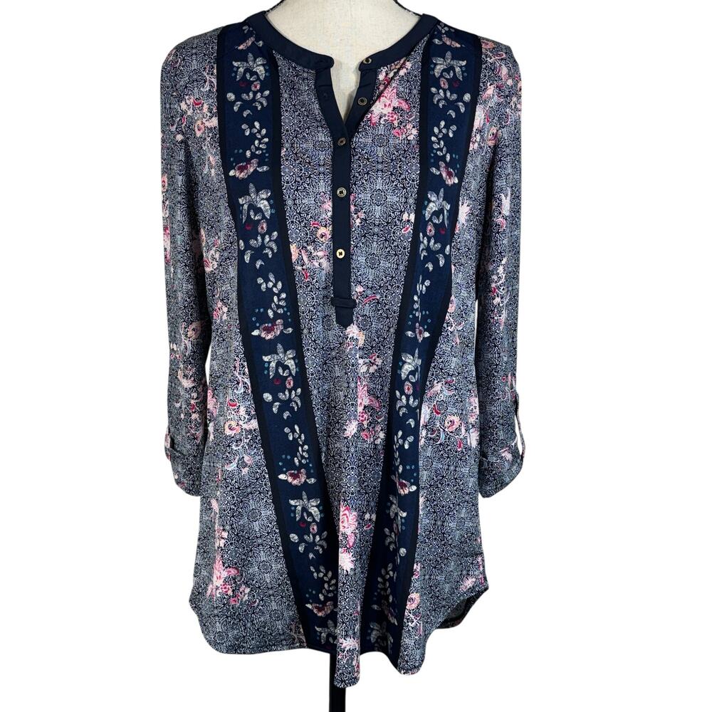 Nygard Medium Tunic Top Floral 3/4 Sleeve Stretch Partial Button-Up Hi-Low Slit